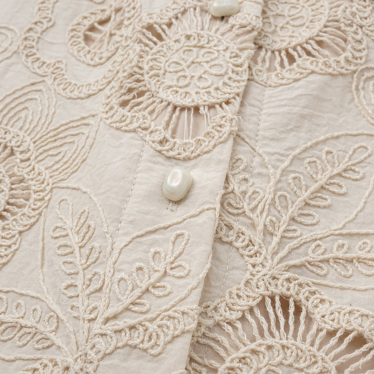 “慵懶俏麗” 義大利蕾絲Oversized襯衫