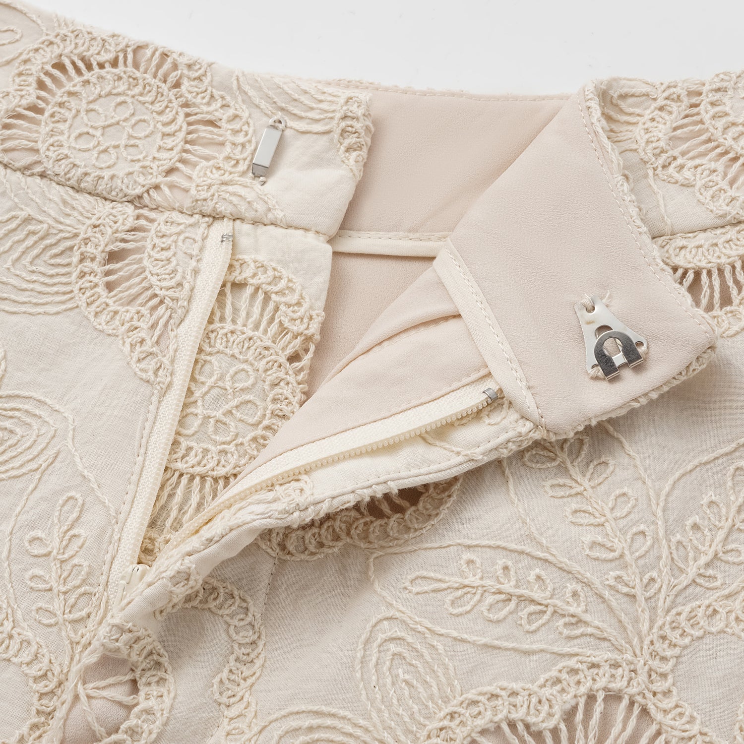 “慵懶俏麗” 義大利蕾絲短褲