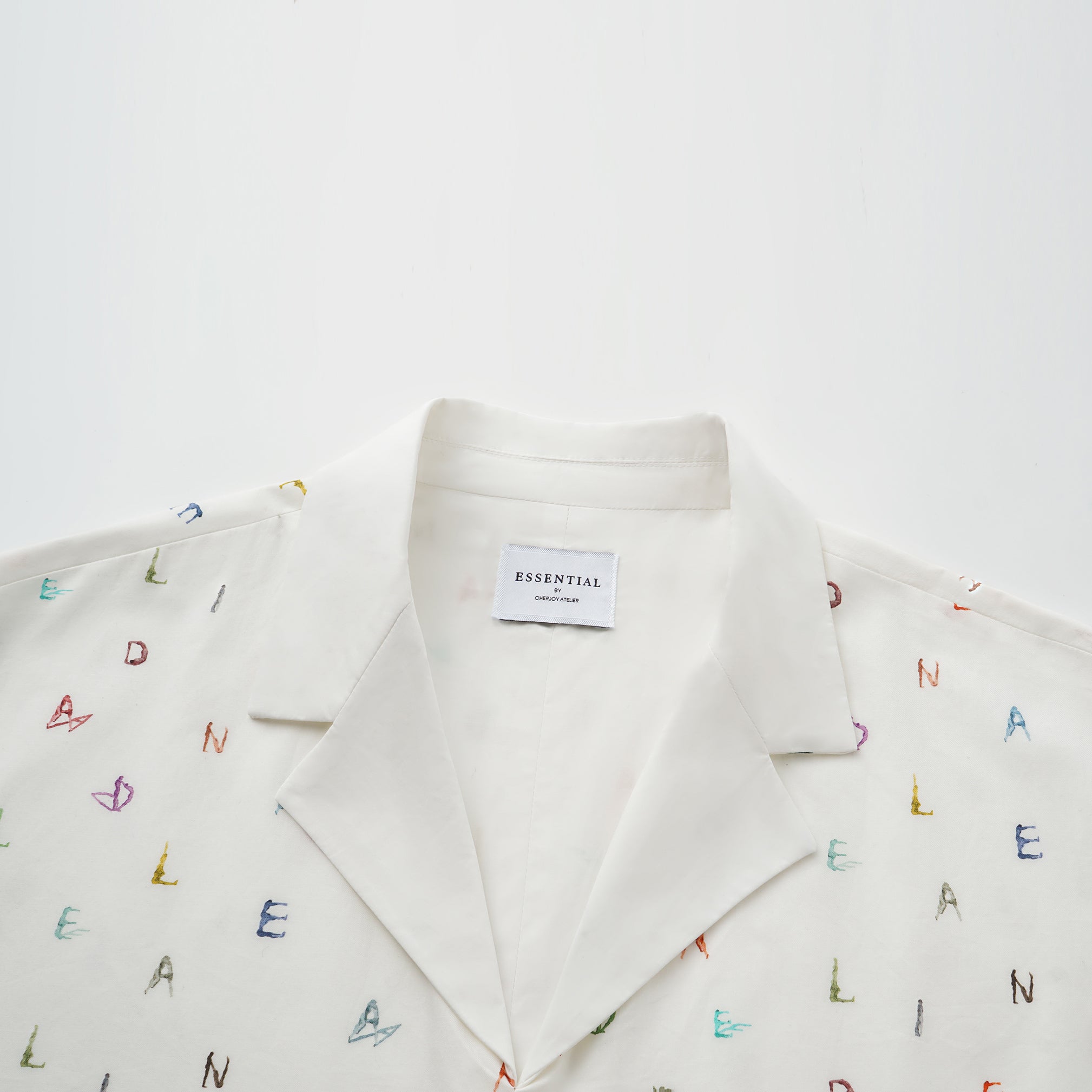 “知性時刻”義大利純棉Monogram繪印工藝Oversized襯衫—Ink Whisper漫綴字語