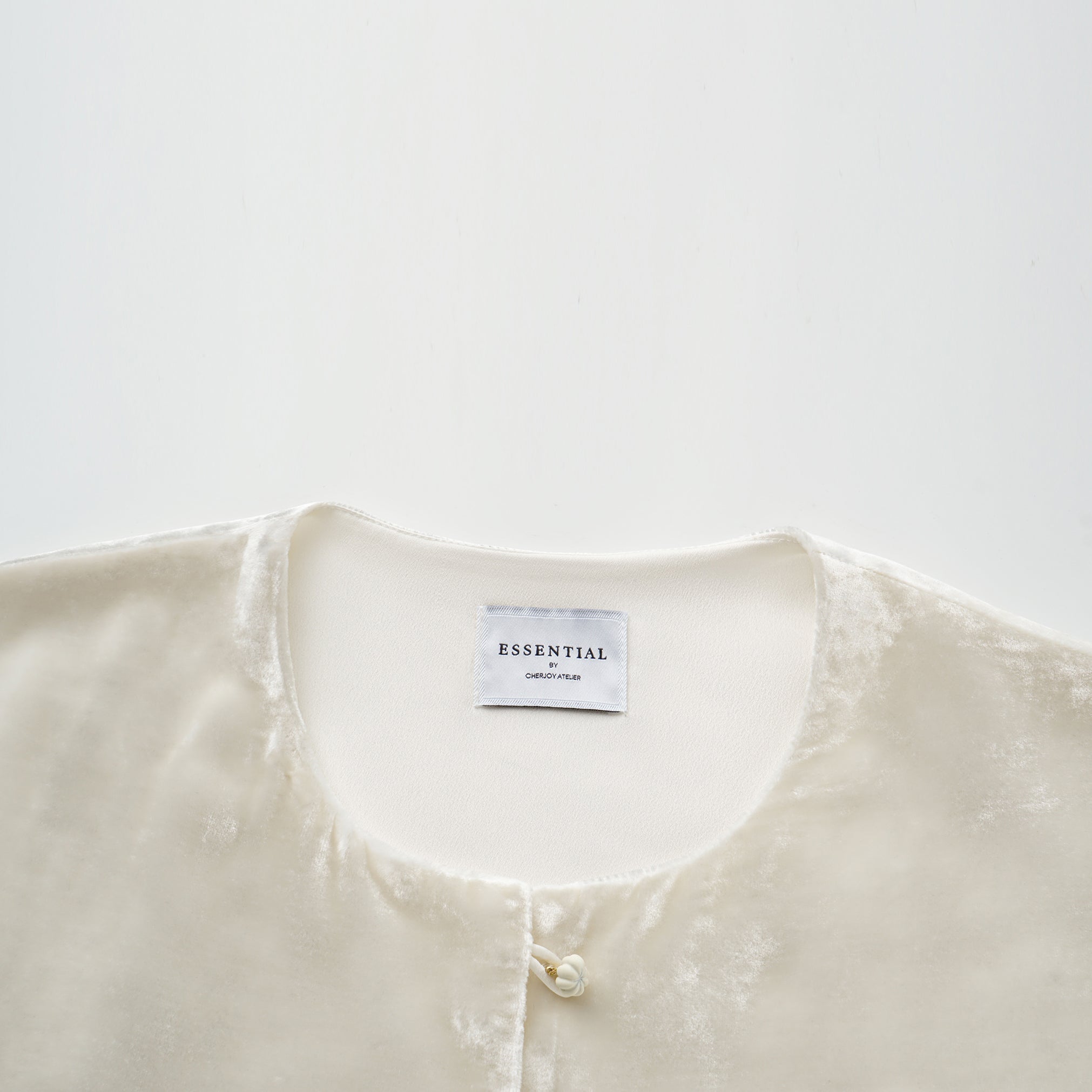 "Imperial Garden Teatime"義大利真絲絲絨簇繡織花輕國風Oversized罩衫—Snowlit Bloom雪映花箋