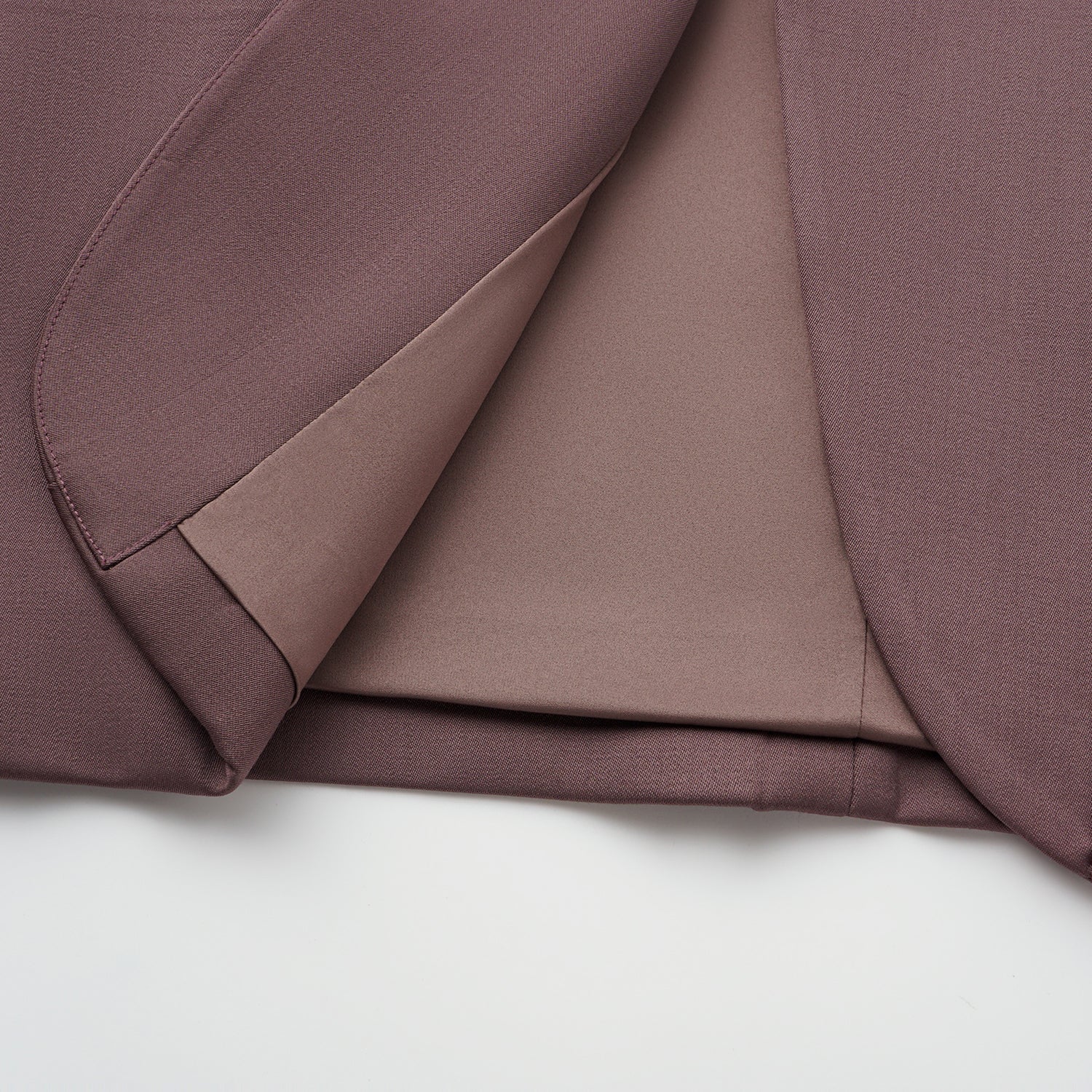 “Westminster Weekdays." 義大利頂級羊毛西裝外套—Rosewood Dusk烏木玫瑰