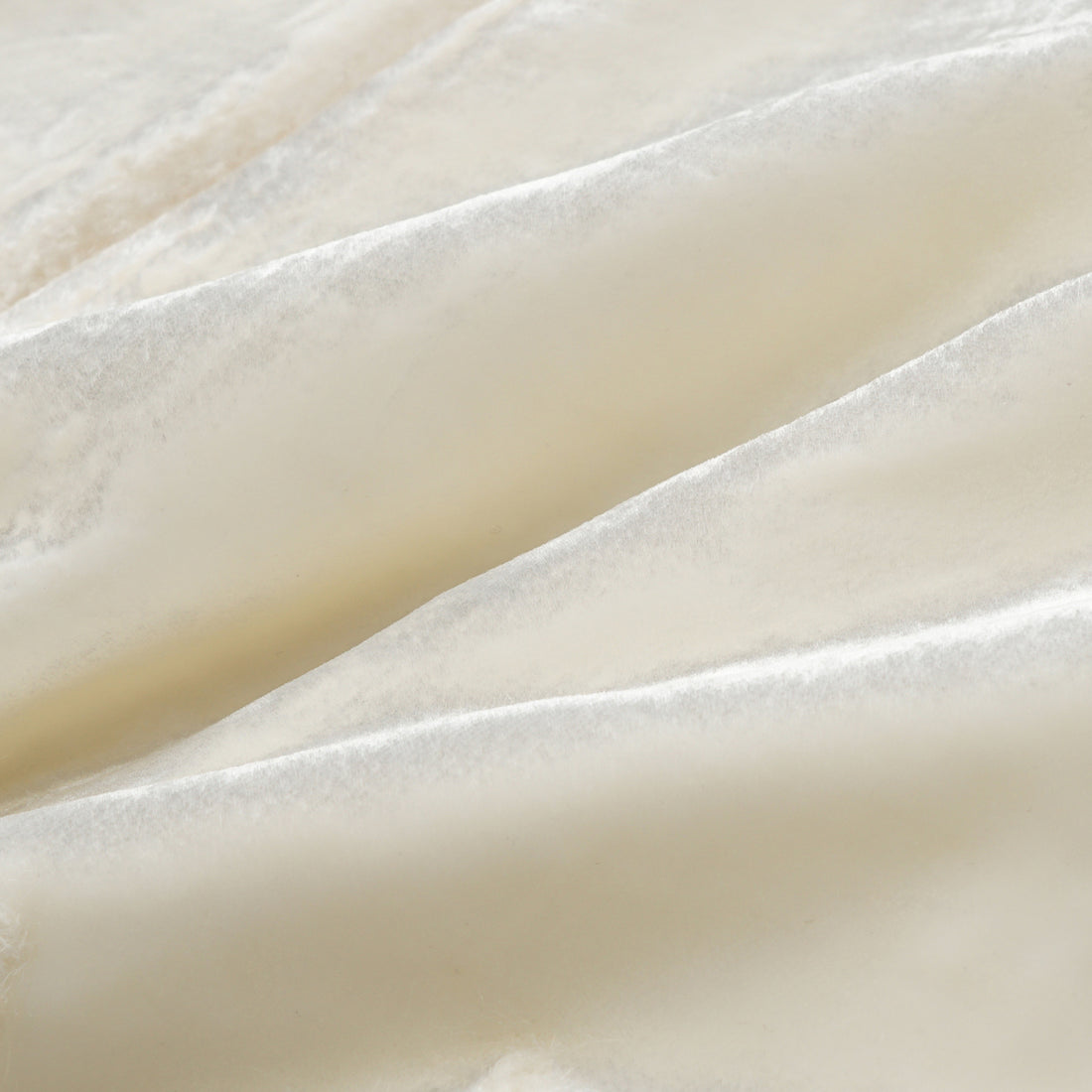 "Imperial Garden Teatime" 義大利真絲絲絨簇繡織花輕國風短褲—Snowlit Bloom雪映花箋