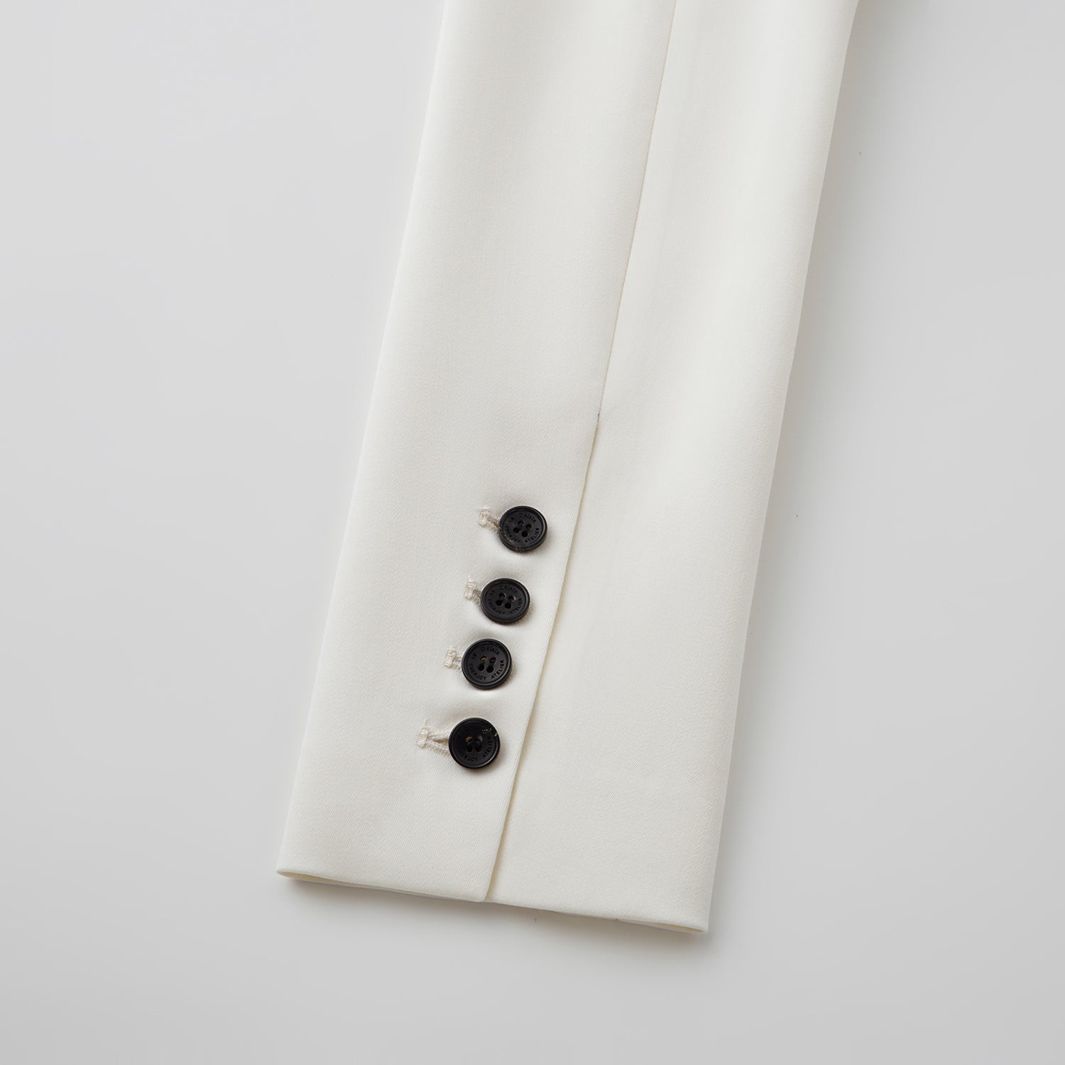 “Westminster Weekdays." 義大利頂級羊毛修身西裝外套—Dewed Jasmine晨露白茉