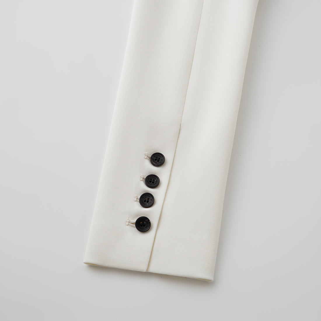 “Westminster Weekdays." 義大利頂級羊毛修身西裝外套—Dewed Jasmine晨露白茉