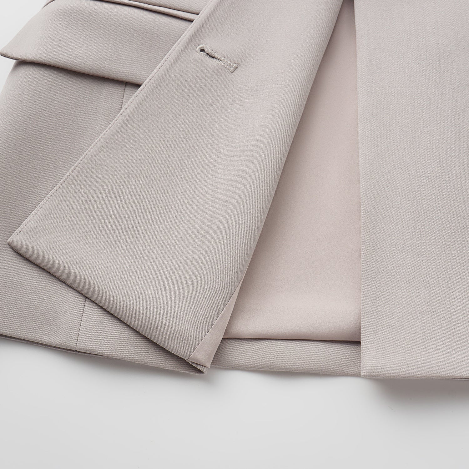 “Westminster Weekdays." 義大利頂級羊毛修身西裝外套—Iris Ash銀霧鳶尾