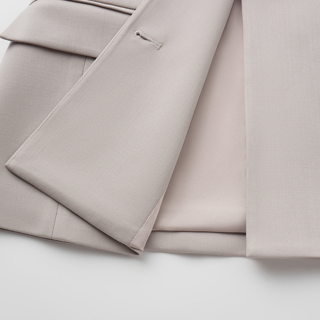 “Westminster Weekdays." 義大利頂級羊毛修身西裝外套—Iris Ash銀霧鳶尾