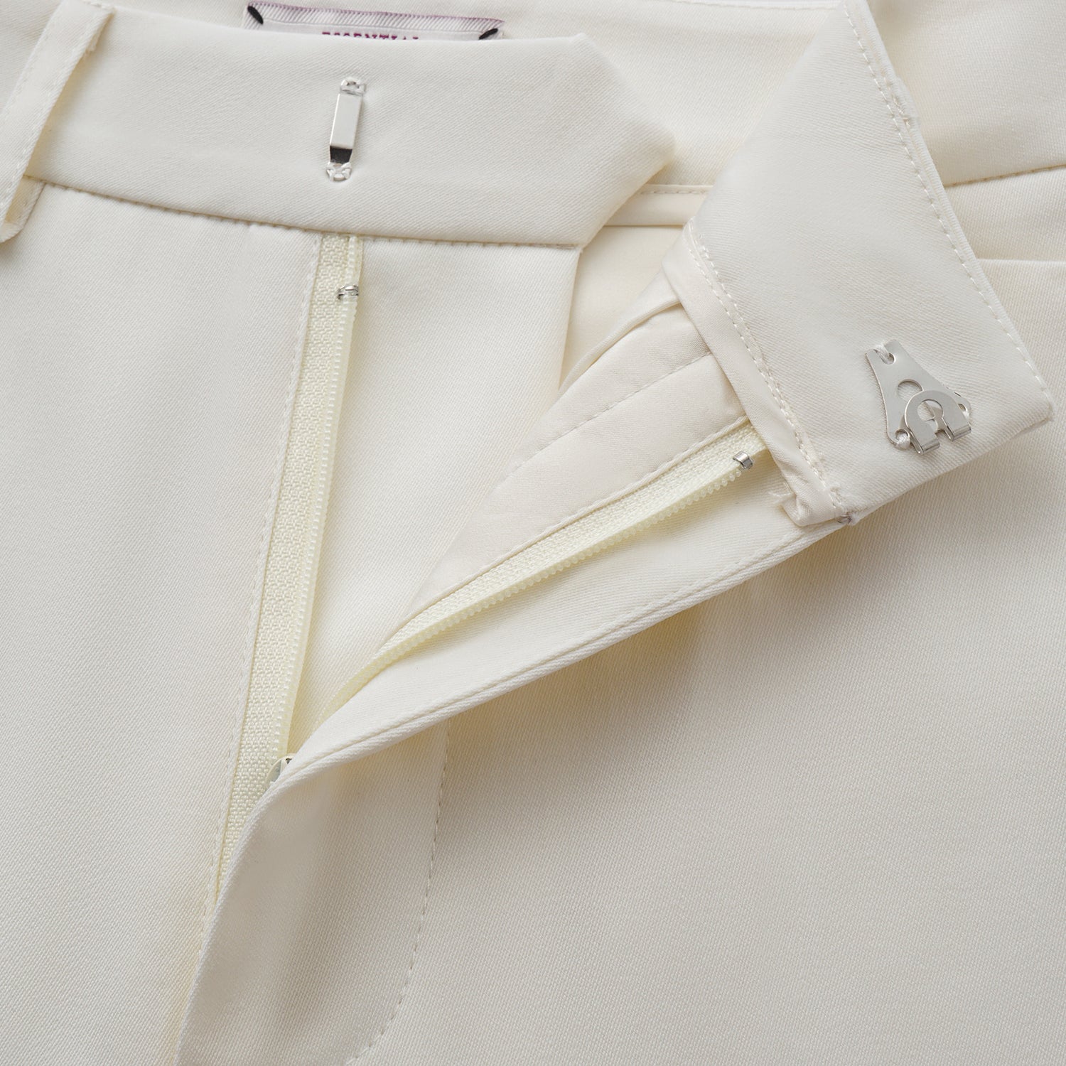 “Westminster Weekdays." 義大利頂級羊毛九分西裝褲—Dewed Jasmine晨露白茉