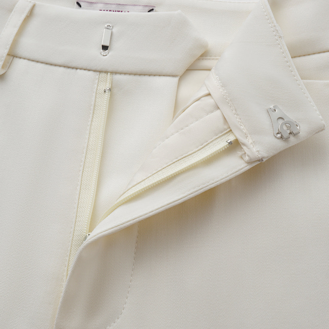 “Westminster Weekdays." 義大利頂級羊毛九分西裝褲—Dewed Jasmine晨露白茉