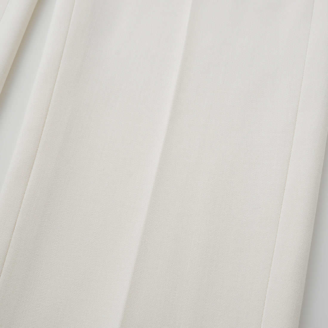 “Westminster Weekdays." 義大利頂級羊毛九分西裝褲—Dewed Jasmine晨露白茉