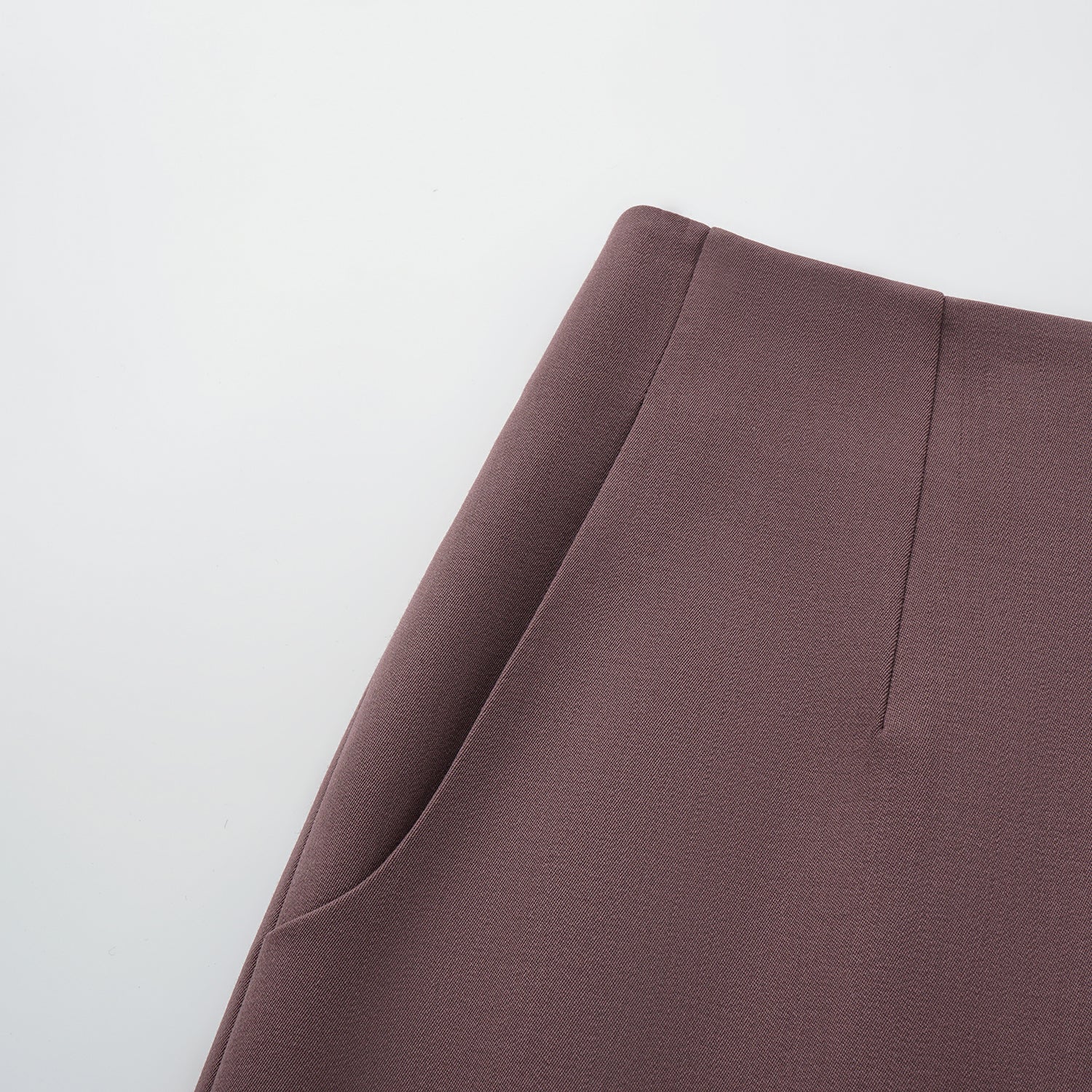 “Westminster Weekdays." 義大利頂級羊毛西裝鉛筆裙—Rosewood Dusk烏木玫瑰