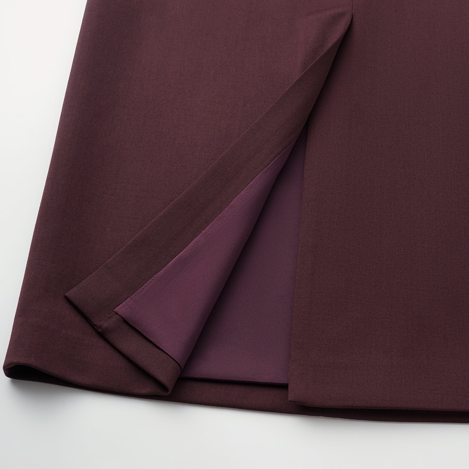 “Westminster Weekdays." 義大利頂級羊毛西裝鉛筆裙—Merlot Burgundy梅洛紅酒