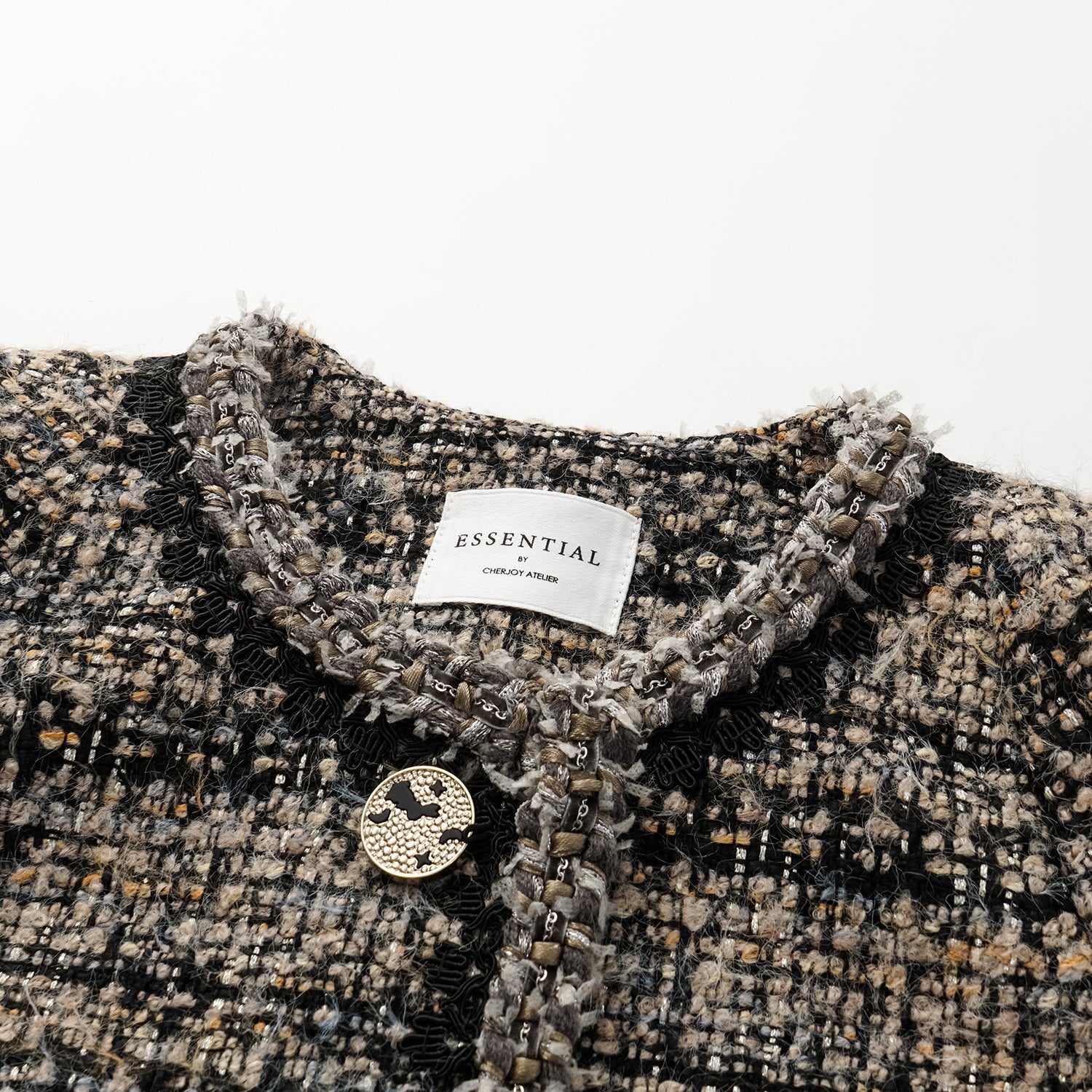 “Knightsbridge citywalk.” 花呢外套—駝/黑