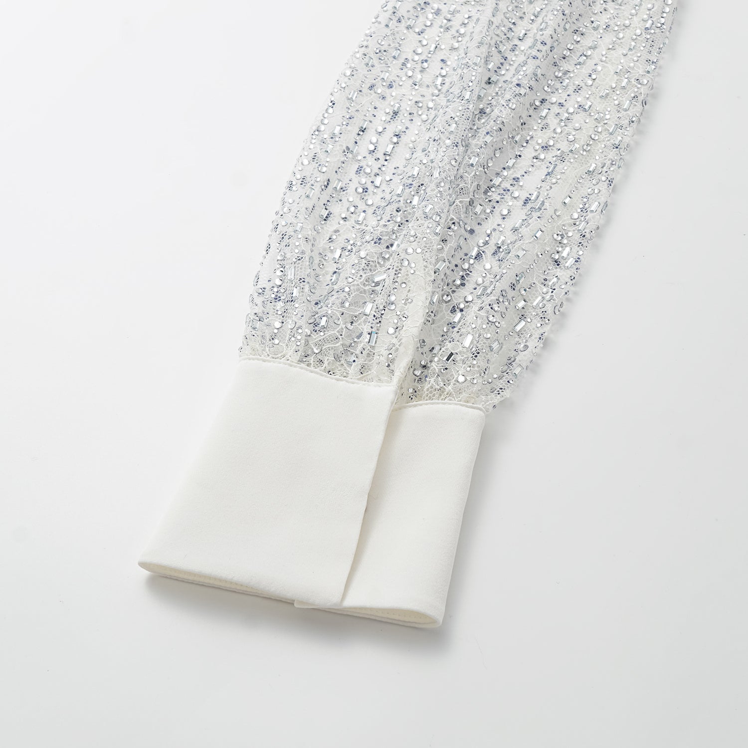 “Welcome to my party.”  奢華鑽鑲蕾絲中式襯衫—Radiant Cut.