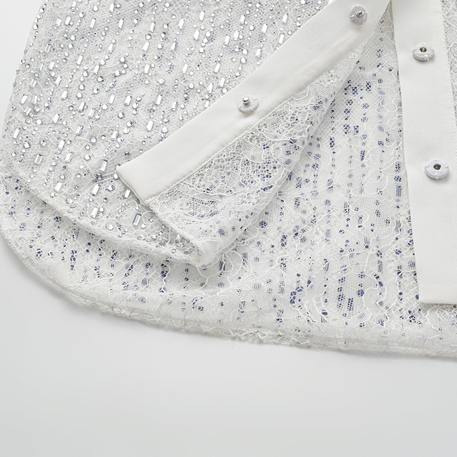 “Welcome to my party.”  奢華鑽鑲蕾絲中式襯衫—Radiant Cut.