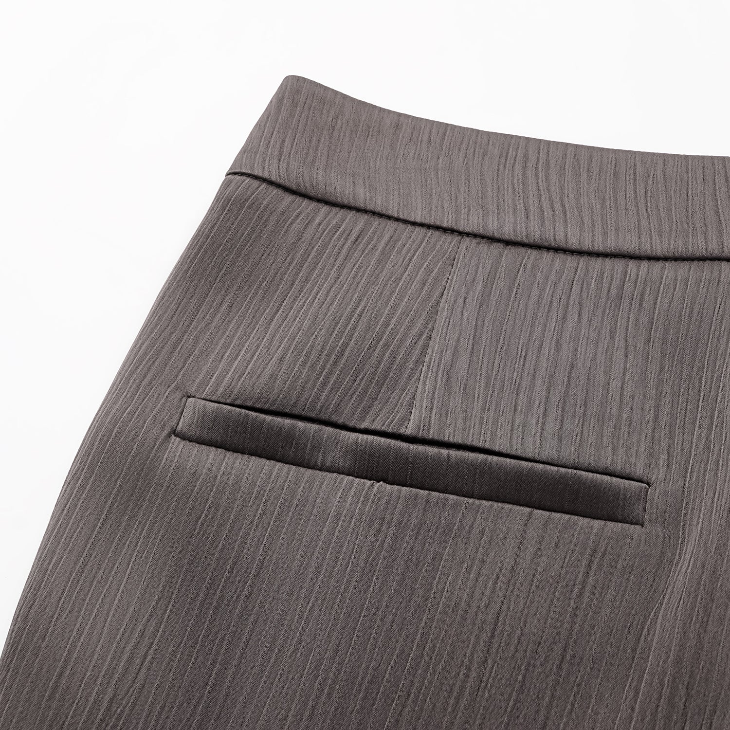 “Easy Go Chic” 韓國壓褶工藝面料喇叭褲 — 皮革咖