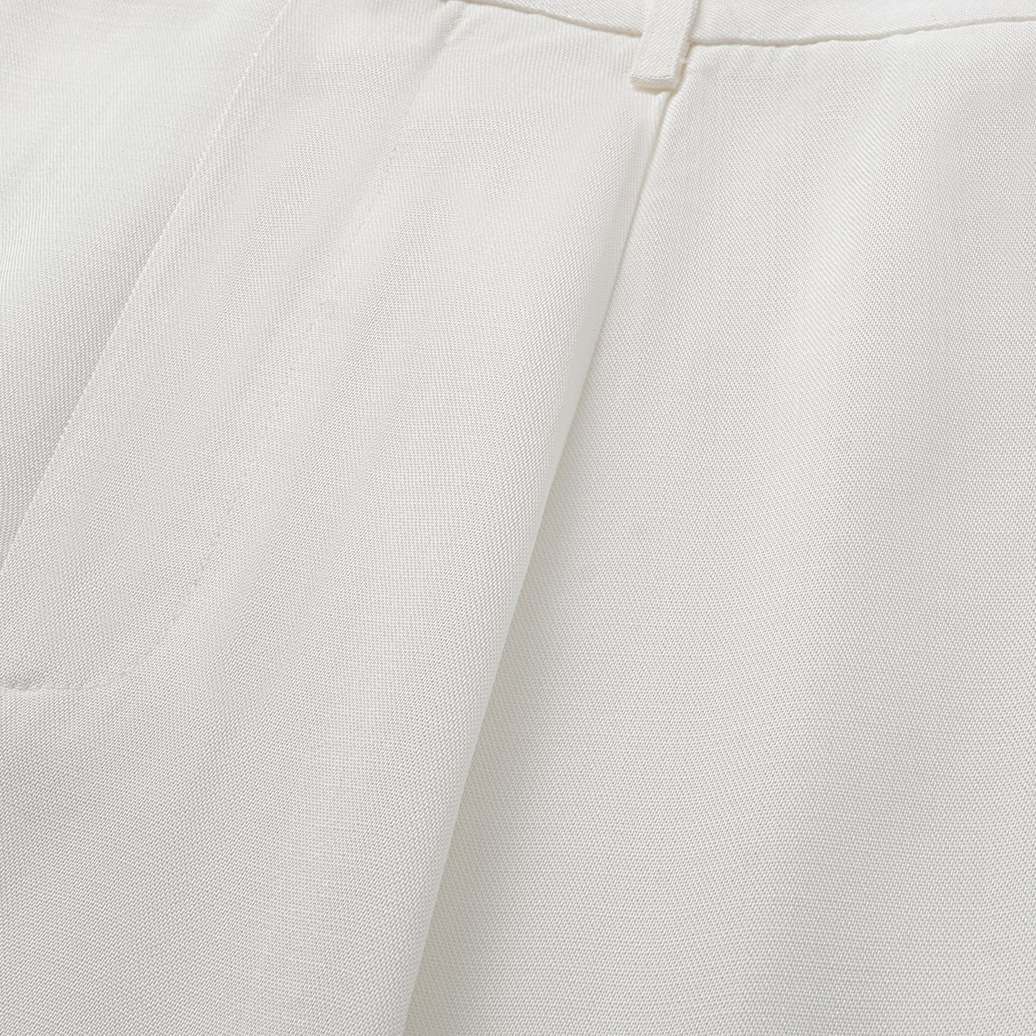 "Speak Sleek" 奢華輕薄麻感肌理醋酸立體剪裁寬褲—Ivory