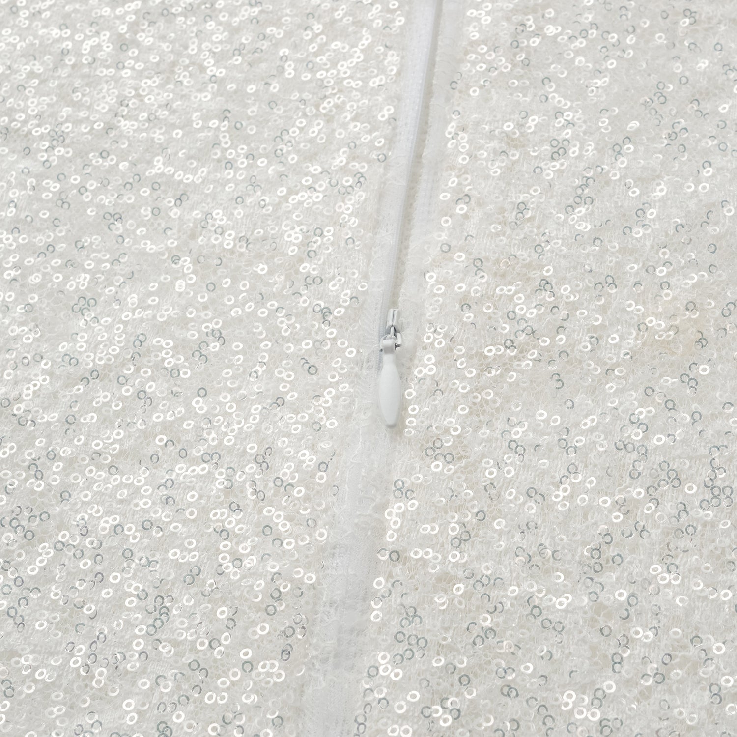 "Quiet Mastery." 法國光影畫藝繡片蕾絲上衣—Moonlit Stitch 月紗絨光