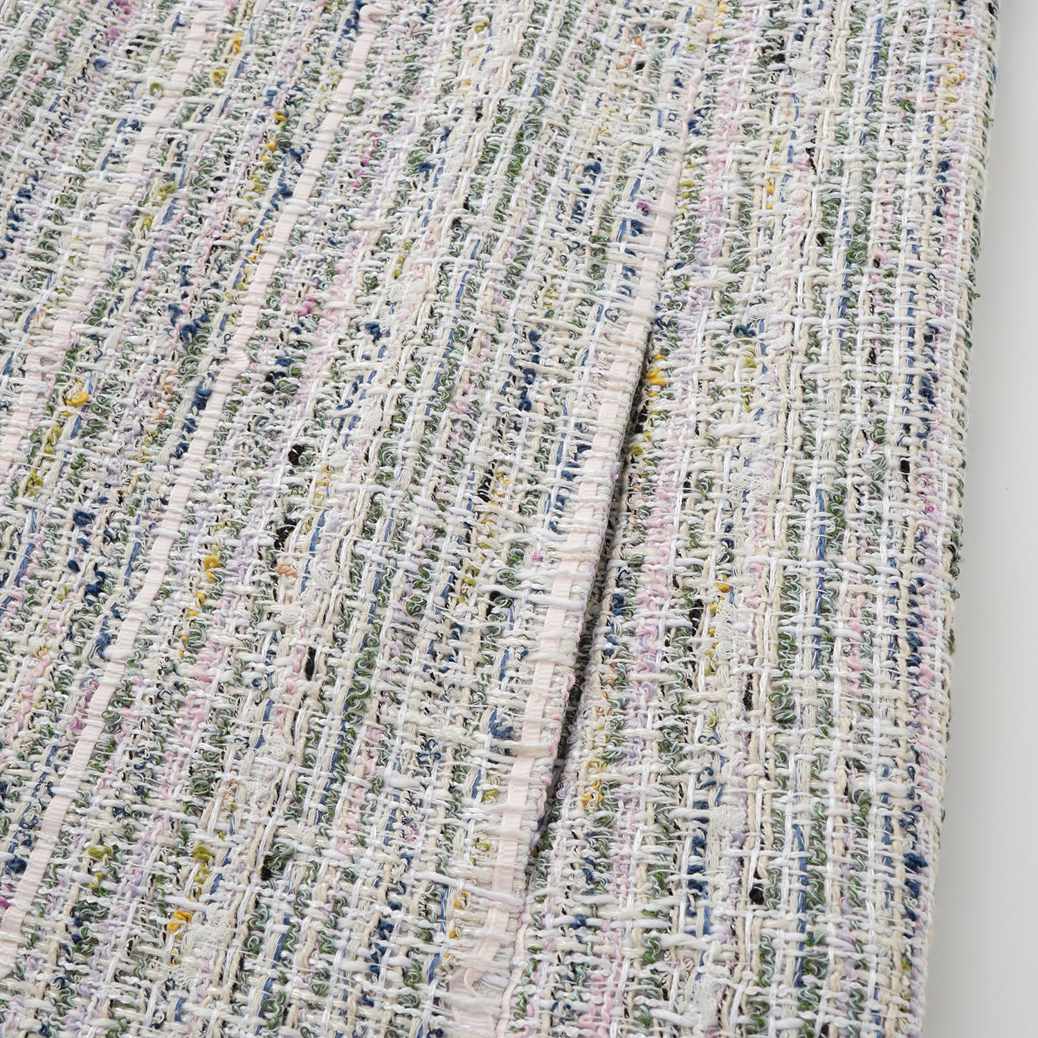 “Chelsea tea time.” 線韻肌理條織花呢背心洋裝—Sherry de Rosée香露雪莉