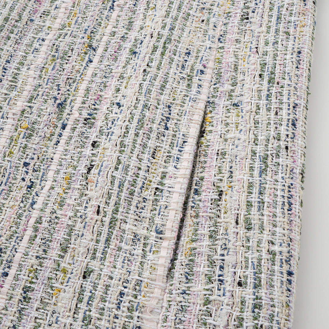 “Chelsea tea time.” 線韻肌理條織花呢背心洋裝—Sherry de Rosée香露雪莉