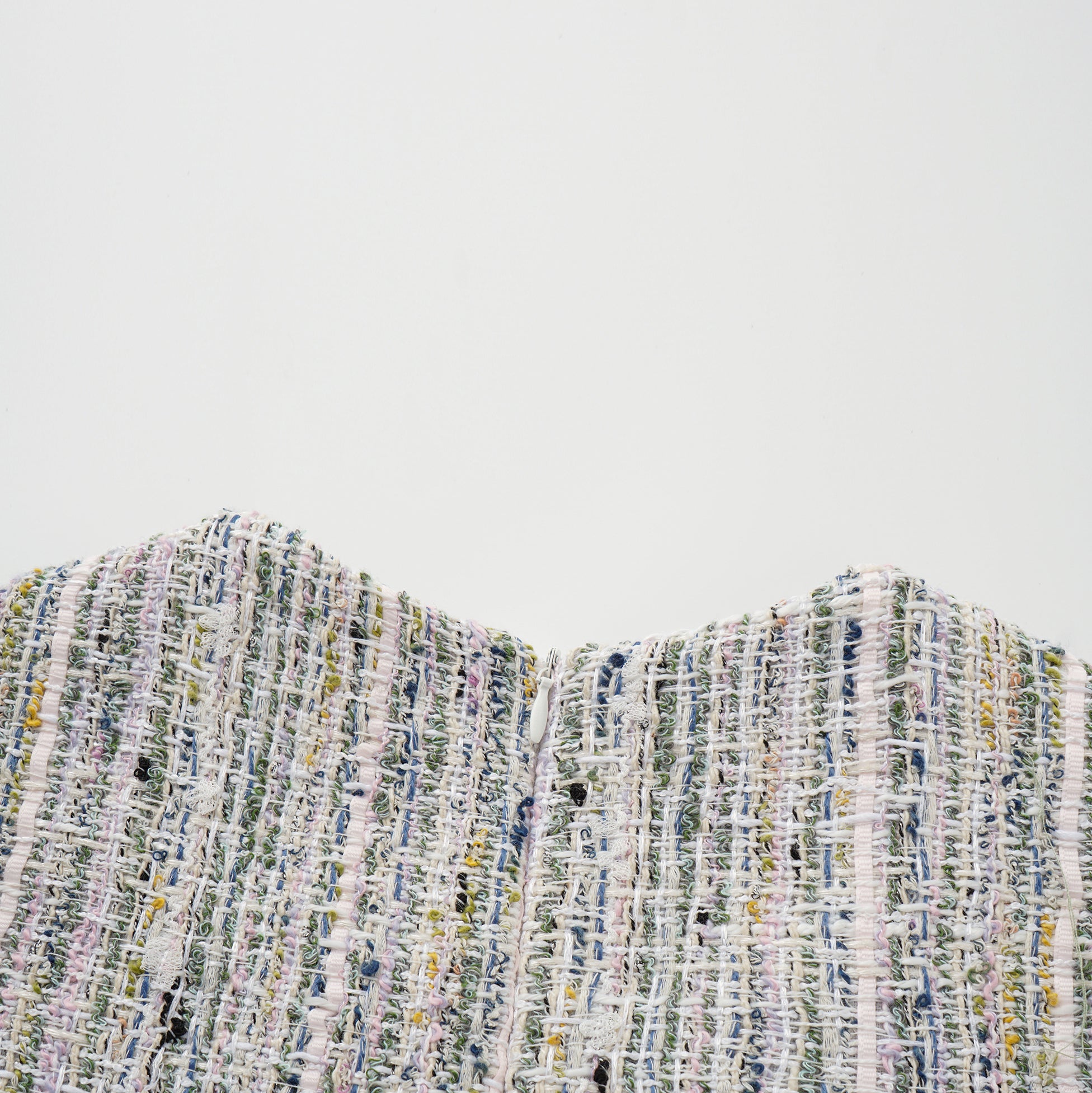 “Chelsea tea time.” 線韻肌理條織花呢背心洋裝—Sherry de Rosée香露雪莉