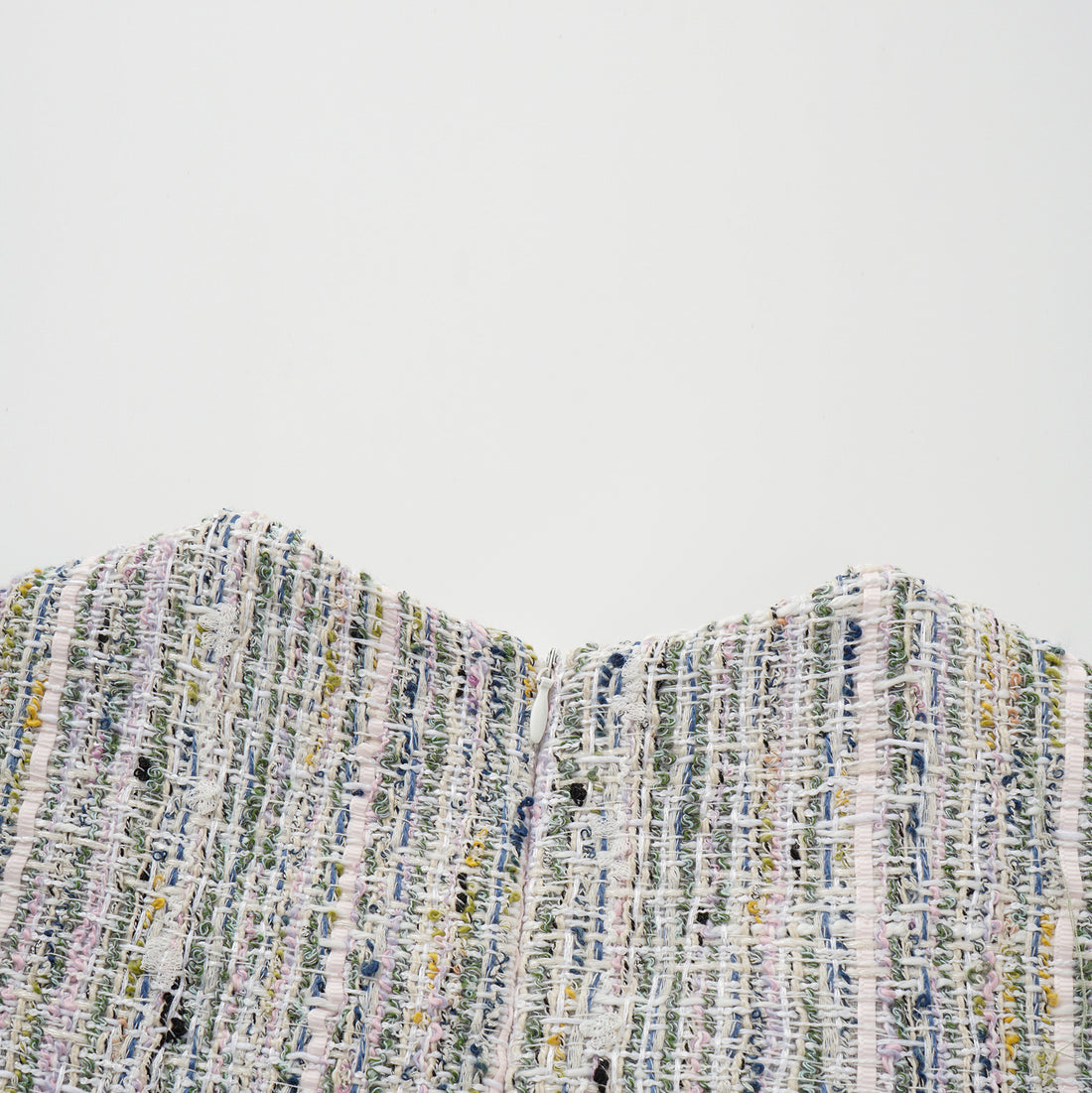 “Chelsea tea time.” 線韻肌理條織花呢背心洋裝—Sherry de Rosée香露雪莉