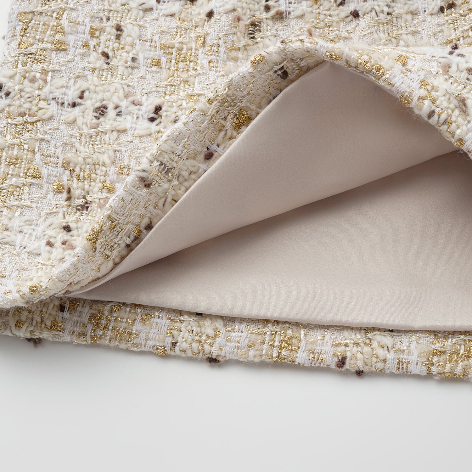 "Chelsea Citywalk." 法國經典絲金織藝花呢短褲—Gilded Lisbon金色里斯本