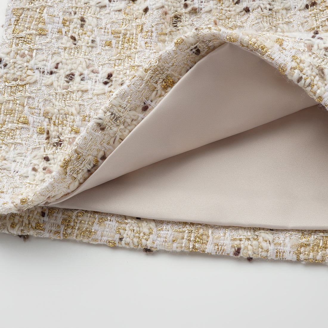 "Chelsea Citywalk." 法國經典絲金織藝花呢短褲—Gilded Lisbon金色里斯本