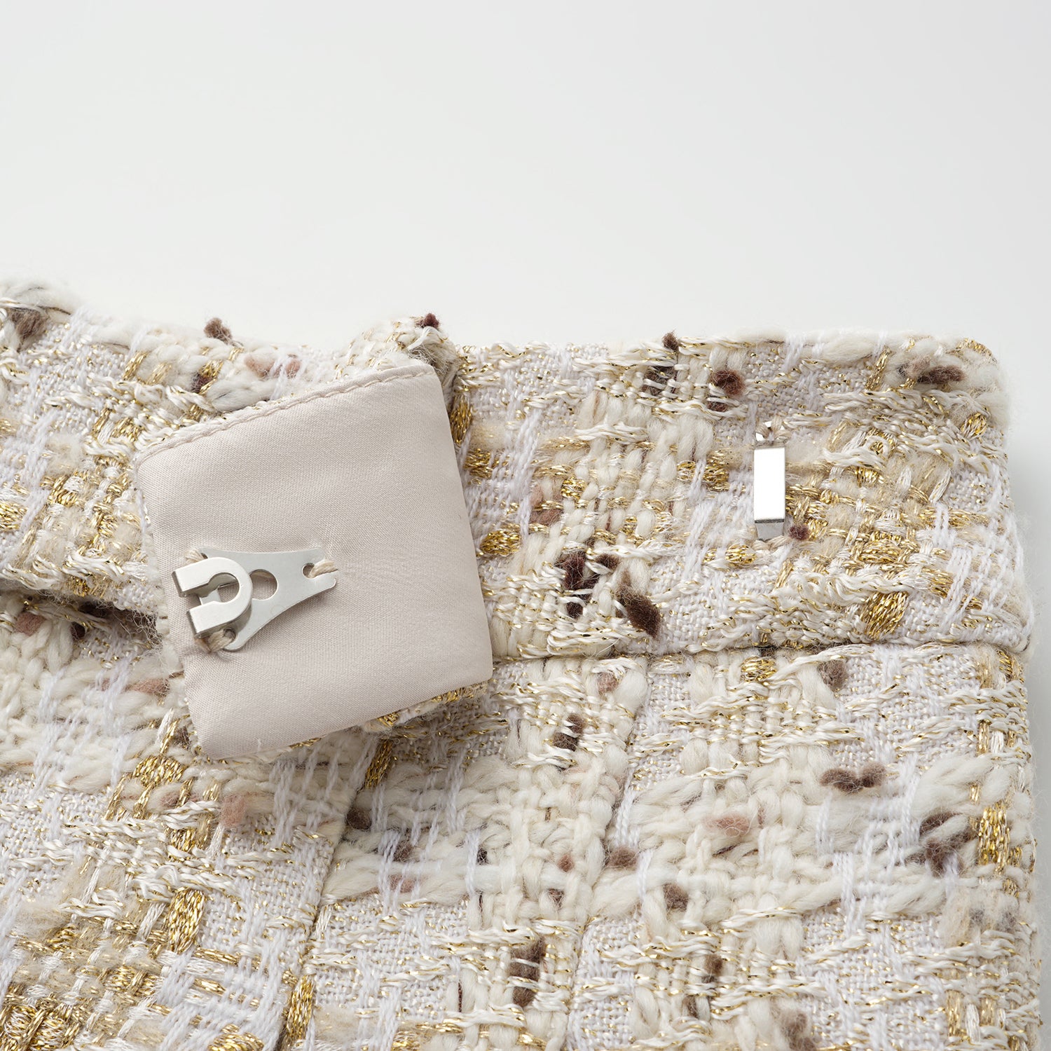 "Chelsea Citywalk." 法國經典絲金織藝花呢短褲—Gilded Lisbon金色里斯本