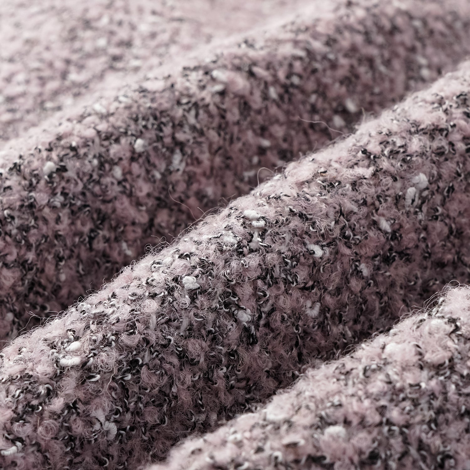 "Chelsea Citywalk." 義大利肌理工藝花呢經典No.6外套—Lavender Haze