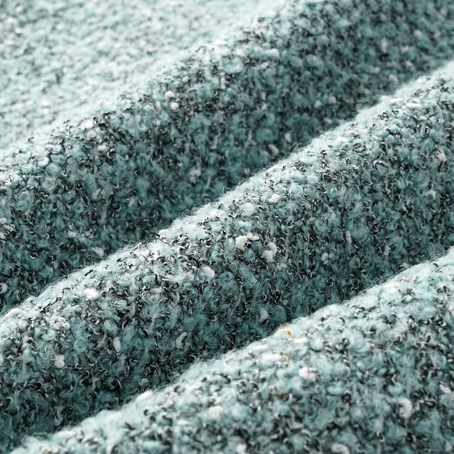 "Chelsea Citywalk." 義大利肌理工藝花呢經典No.6外套—Glacier Dream