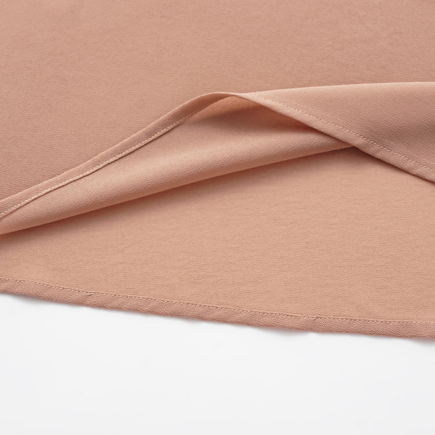 “Welcome to my party.” 絨花刺繡工藝細肩帶背心—Champagne