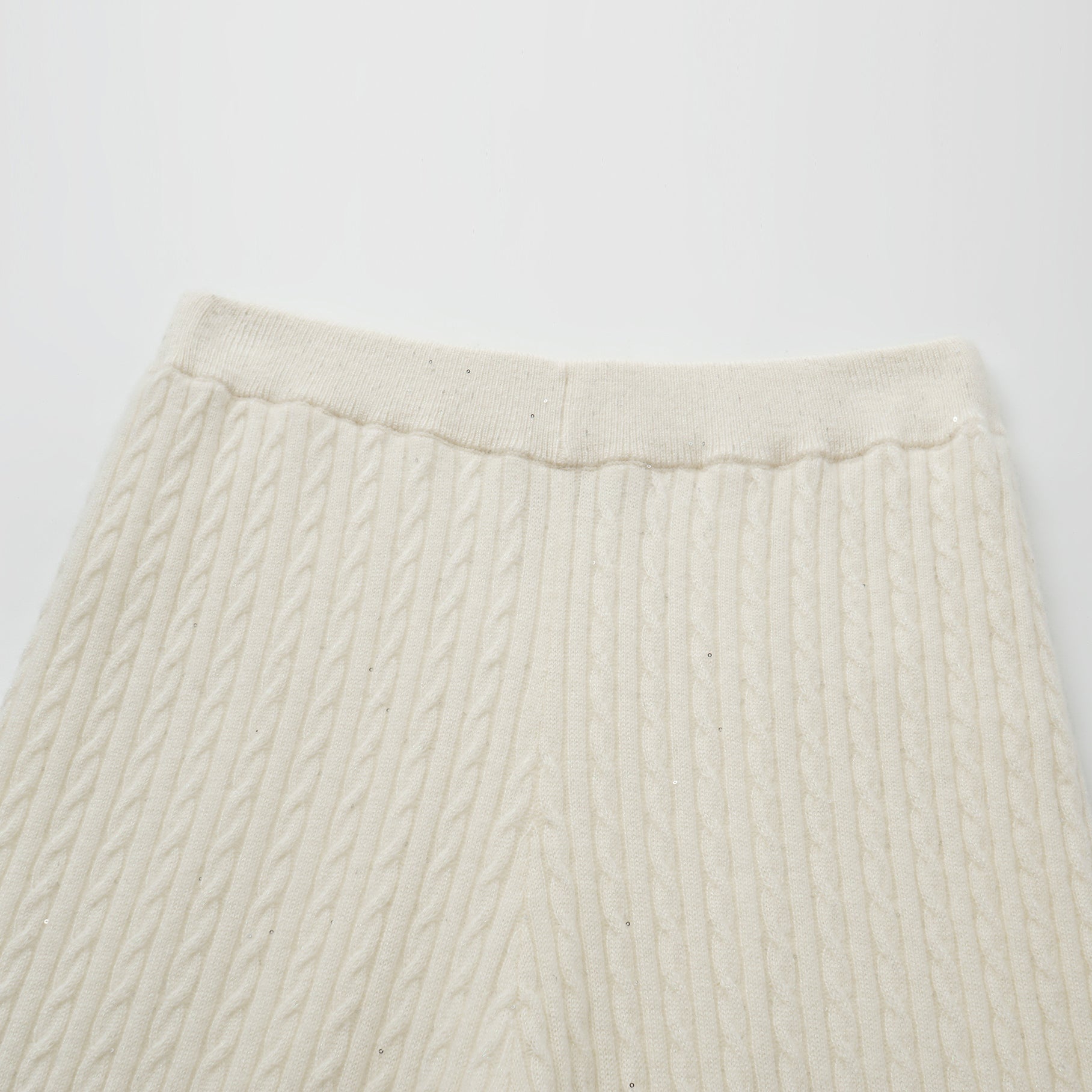 “Autumn Diary” 100% Cashmere 亮片麻花編織針織長褲—Sandal Light 檀香白茶