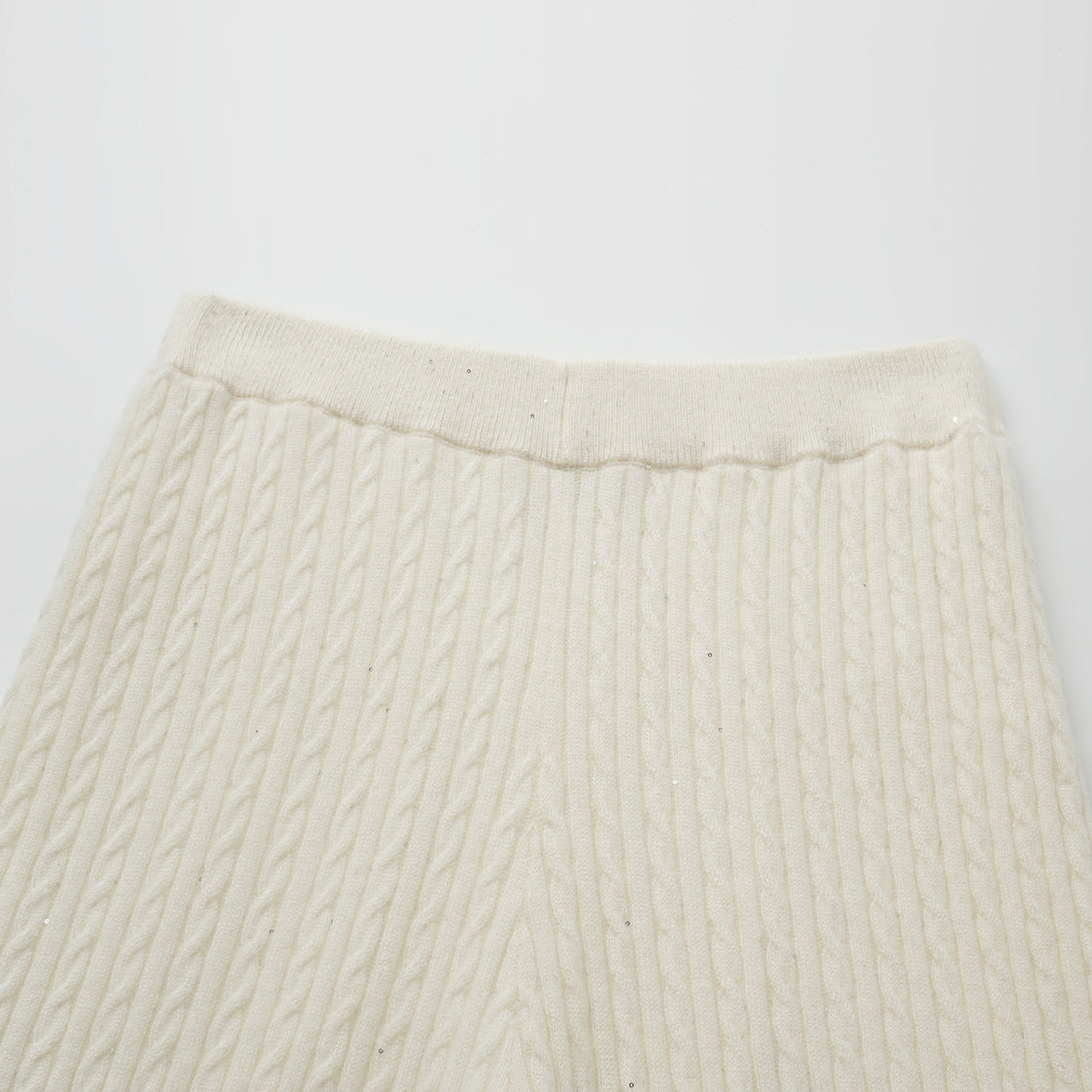 “Autumn Diary” 100% Cashmere 亮片麻花編織針織長褲—Sandal Light 檀香白茶