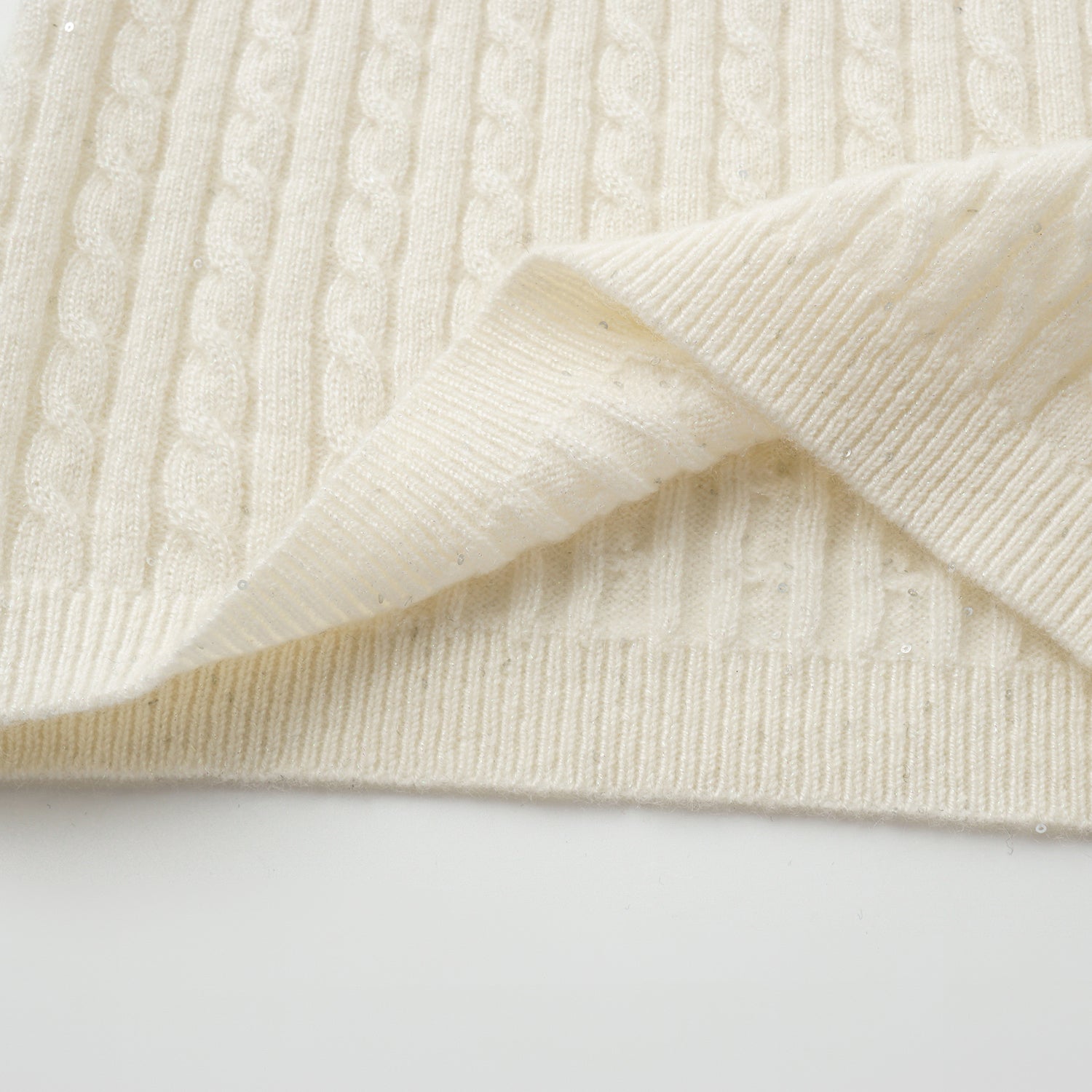 “Autumn Diary” 100% Cashmere 亮片麻花編織針織長褲—Sandal Light 檀香白茶