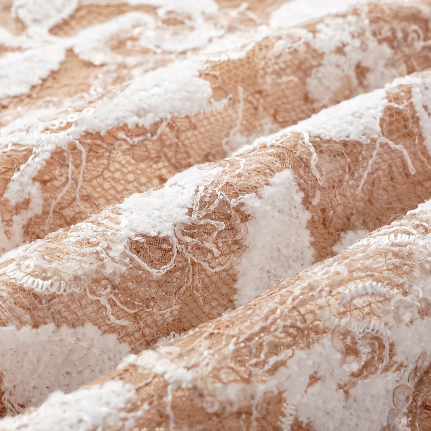 “Welcome to my party.” 絨花刺繡工藝細肩帶背心—Champagne