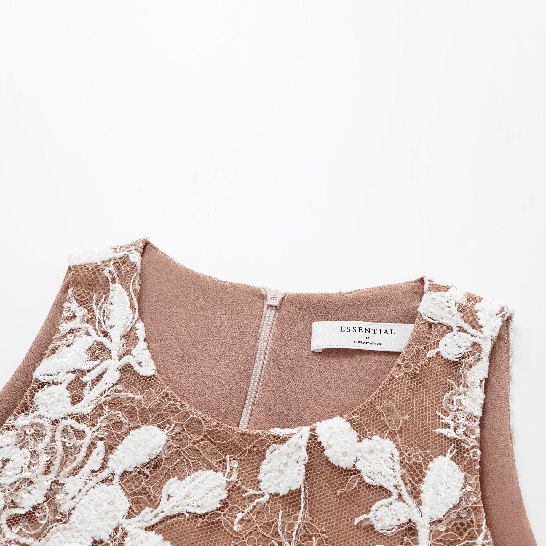 “Welcome to my party.” Velvet flower embroidery vest—Champagne 