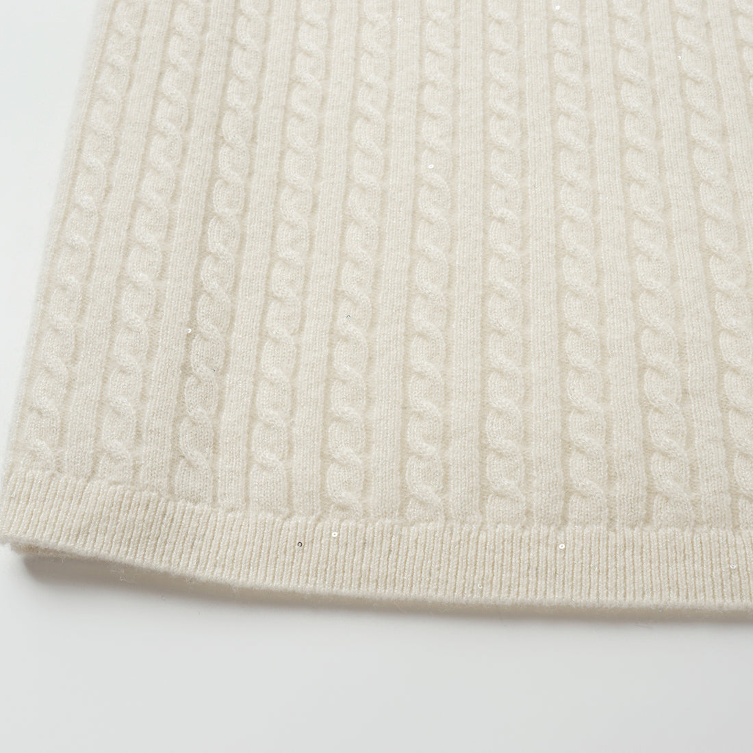 “Autumn Diary” 100% Cashmere極細絨柔星點針織鉛筆裙—Velour Moonlight絲絨月光