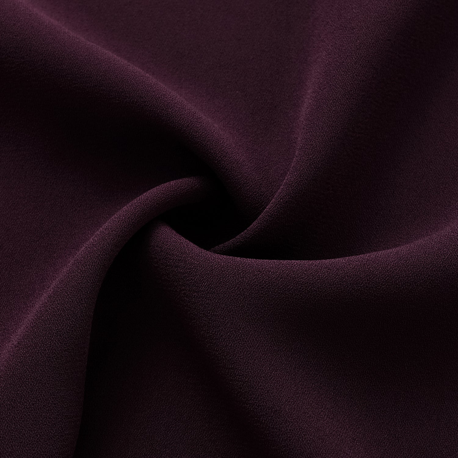 “Welcome to my party.” 珠繡羽毛工藝細肩帶背心—Wine.