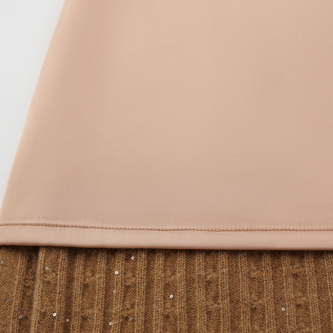 “Autumn Diary” 100% Cashmere極細絨柔星點針織鉛筆裙—Golden Acorn橡果暖陽