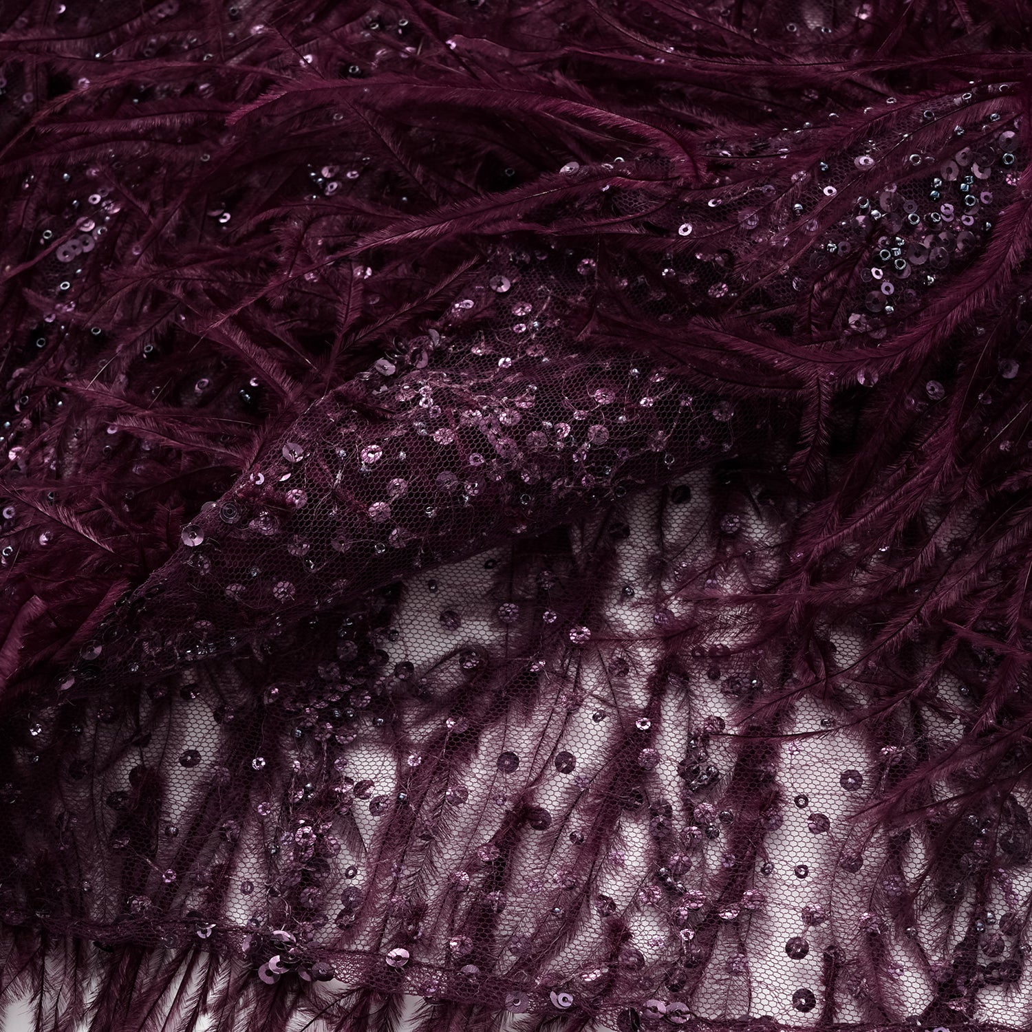 “Welcome to my party.” 珠繡羽毛工藝細肩帶背心—Wine.