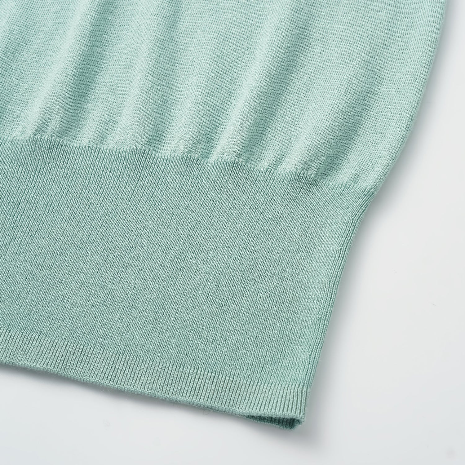 “Spring diary.” 魚骨蕾絲Silk Cashmere真絲喀什米爾針織背心—Mint