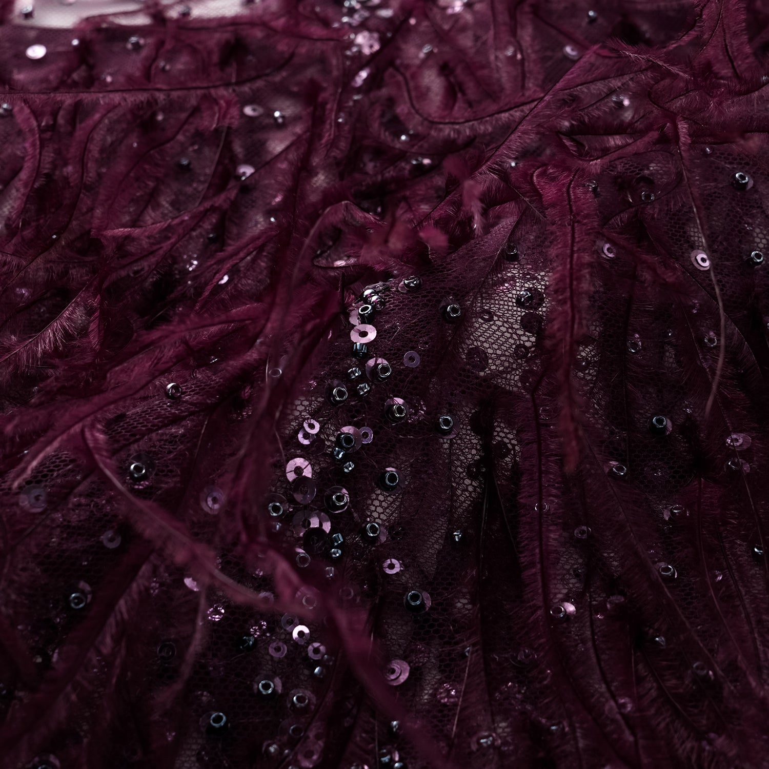 “Welcome to my party.” 珠繡羽毛工藝細肩帶背心—Wine.