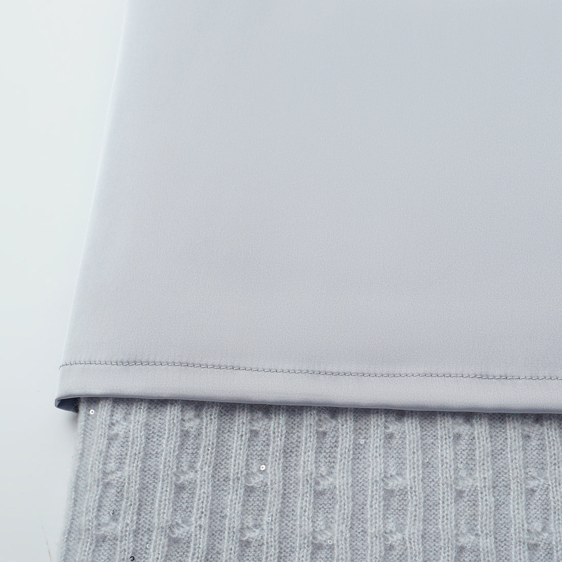 “Autumn Diary” 100% Cashmere極細絨柔星點針織鉛筆裙—Nebula Veil霧影星河