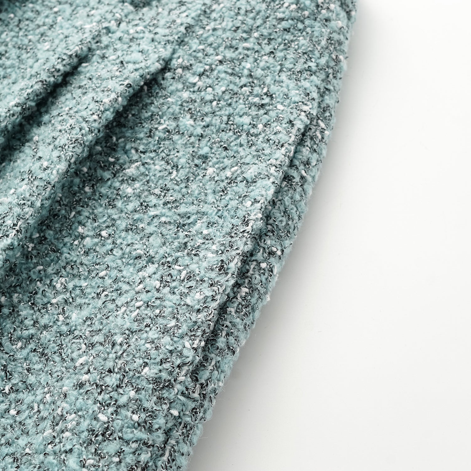 "Chelsea Citywalk." 義大利肌理工藝花呢短褲—Glacier Dream