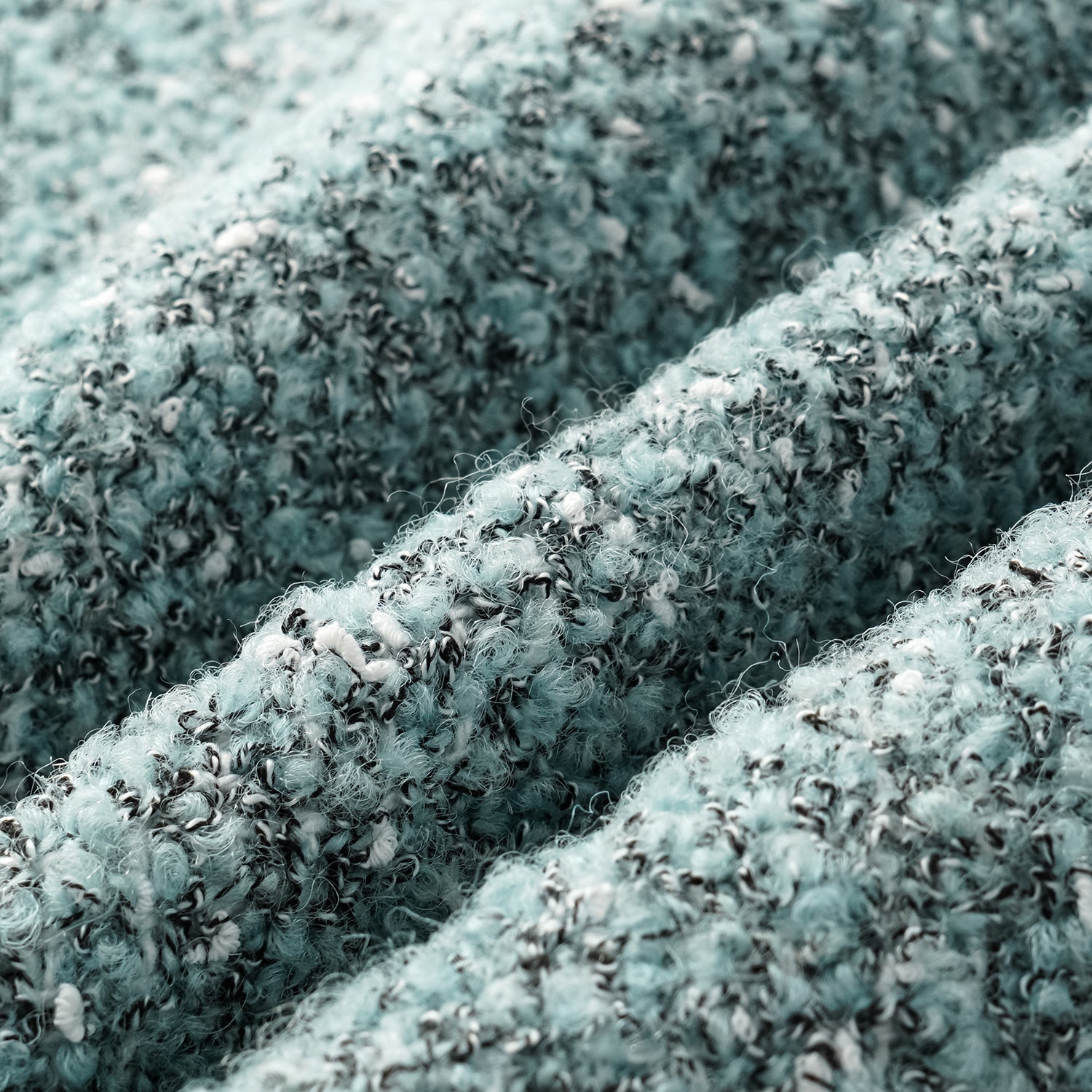 "Chelsea Citywalk." 義大利肌理工藝花呢短褲—Glacier Dream