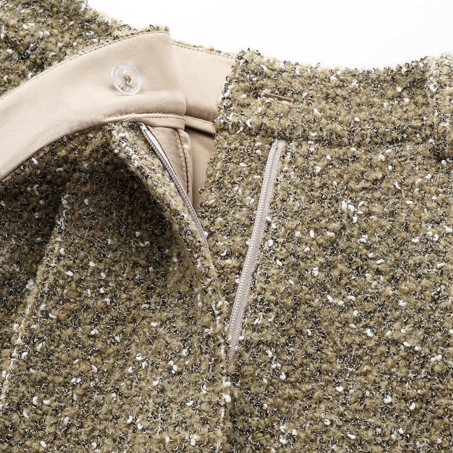 "Chelsea Citywalk." 義大利肌理工藝花呢短褲—Amber Moss