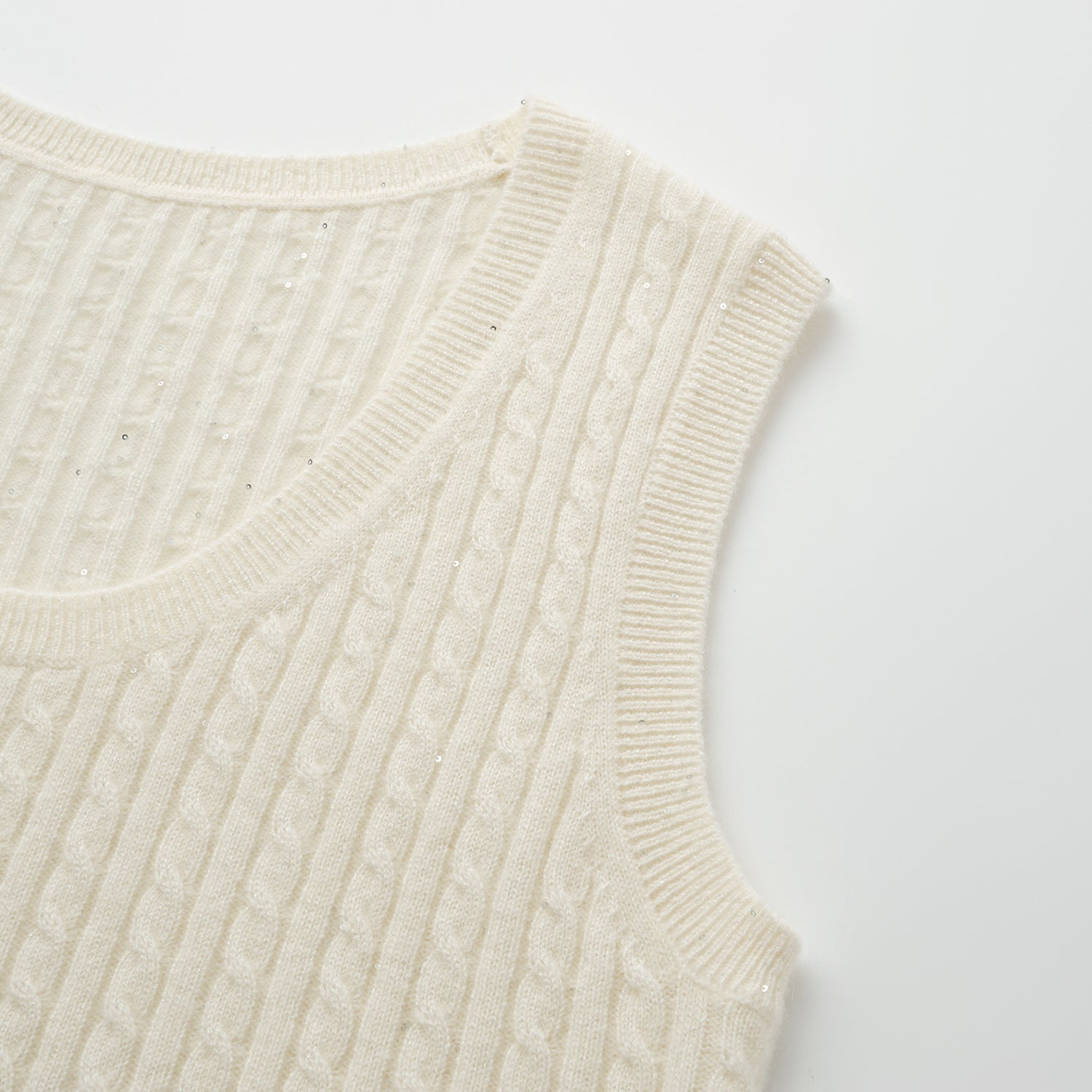 “Autumn Diary” 100% Cashmere 亮片麻花編織針織背心—Sandal Light檀香白茶