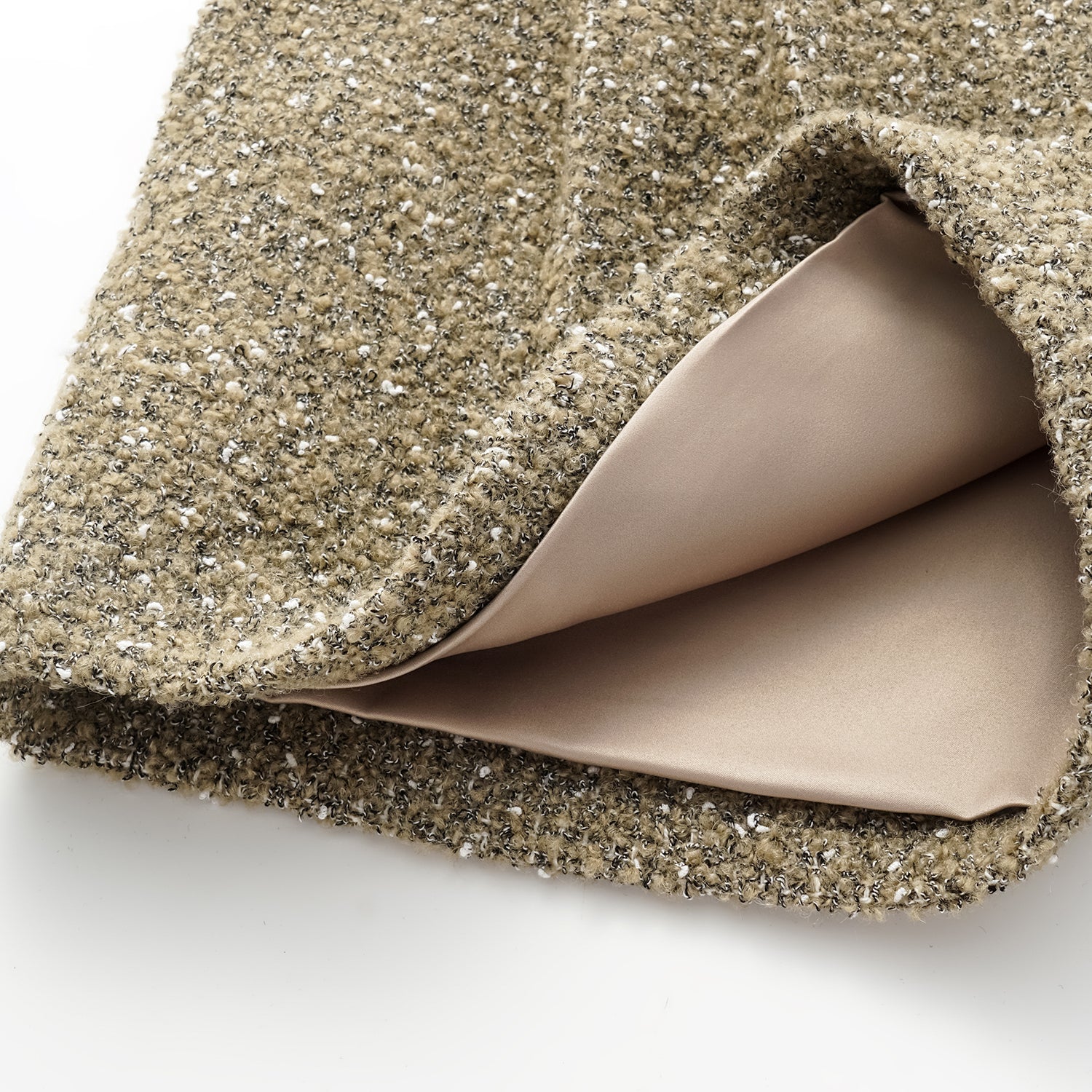 "Chelsea Citywalk." 義大利肌理工藝花呢短褲—Amber Moss