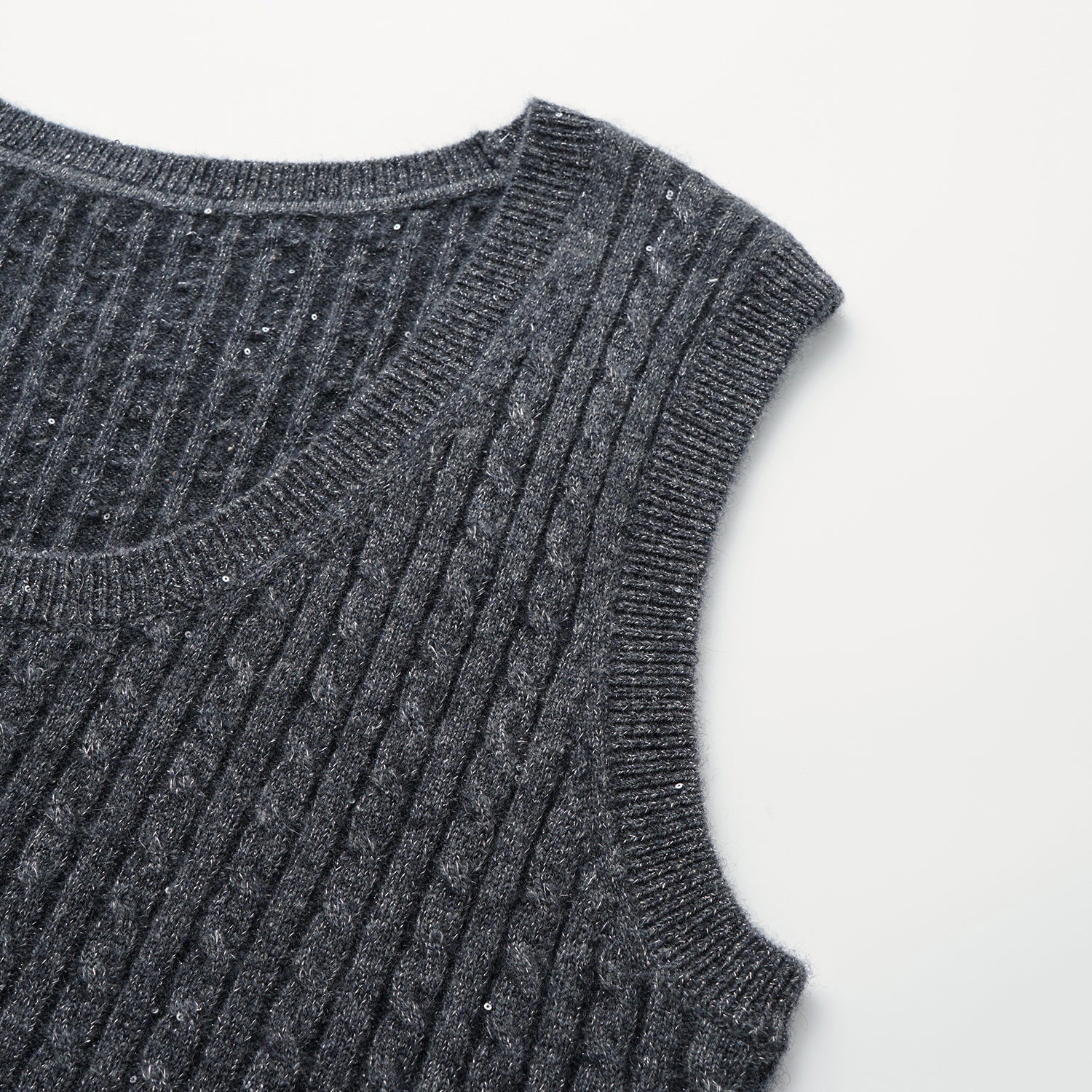 “Autumn Diary” 100% Cashmere 亮片麻花編織針織背心—Cedar Smoke雪松煙衫