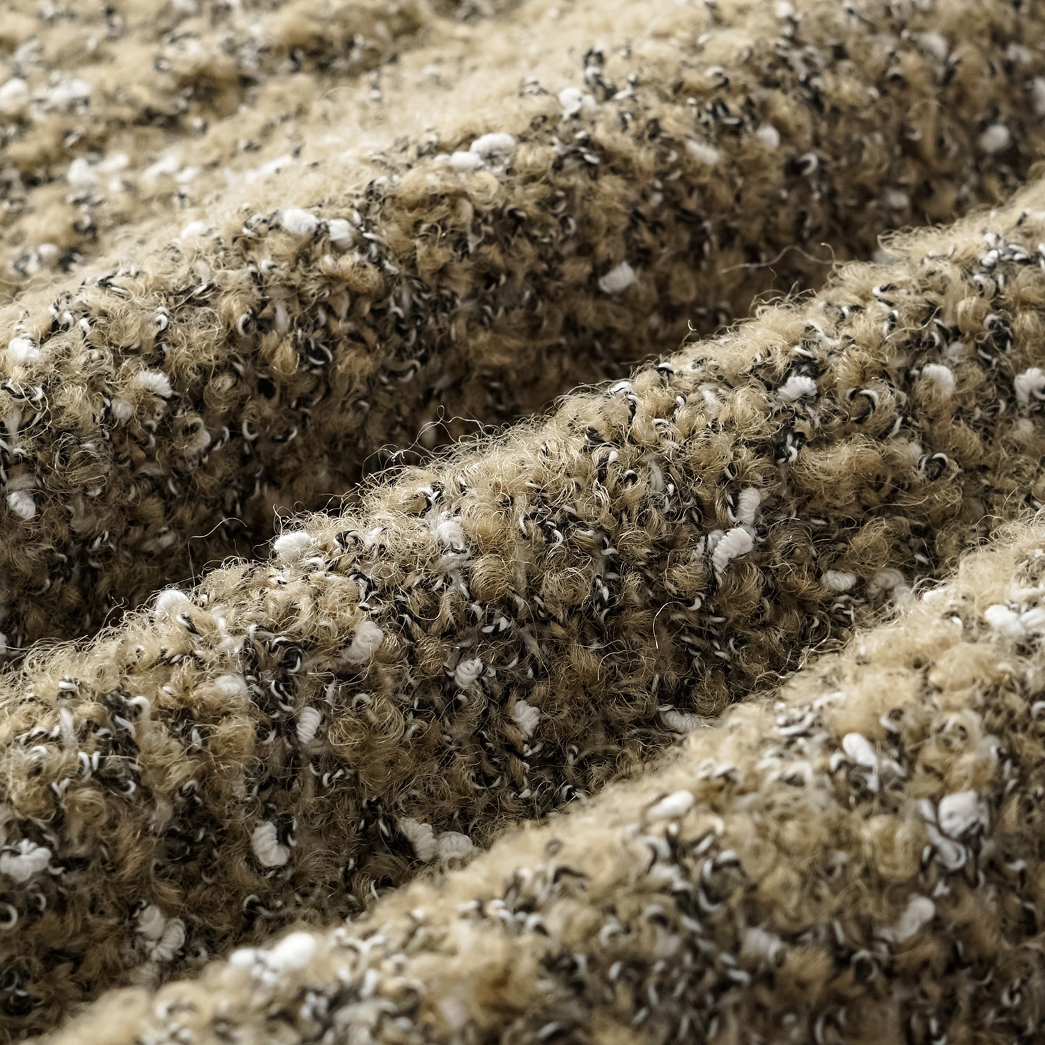 "Chelsea Citywalk." 義大利肌理工藝花呢短褲—Amber Moss